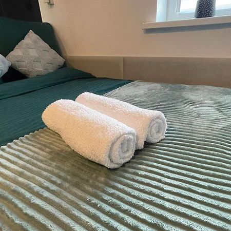 #4 Tgha Luxury One Bedroom Apartment In Athlone Exteriör bild