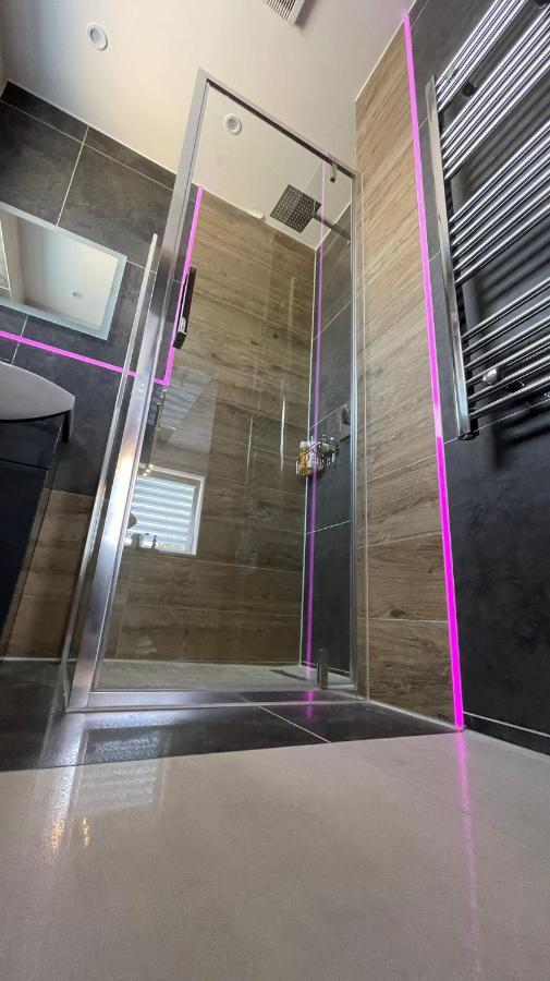 #4 Tgha Luxury One Bedroom Apartment In Athlone Exteriör bild