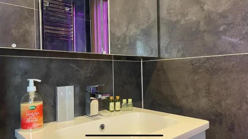 #4 Tgha Luxury One Bedroom Apartment In Athlone Exteriör bild